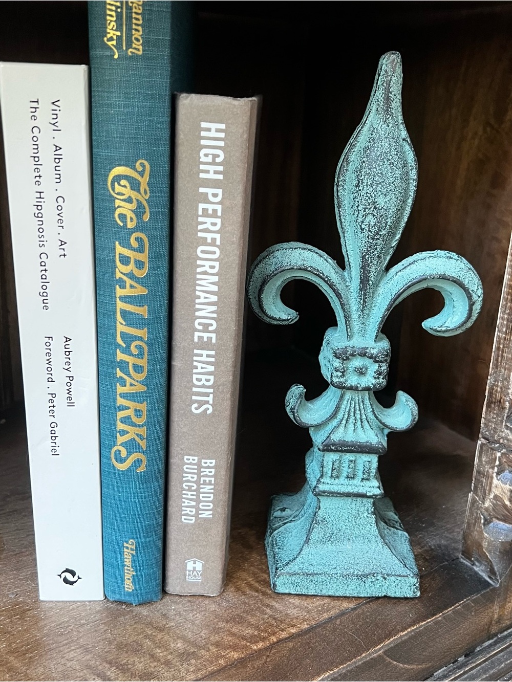 Decorative Cast Iron Fleur-de-Lis Home Decor Statue